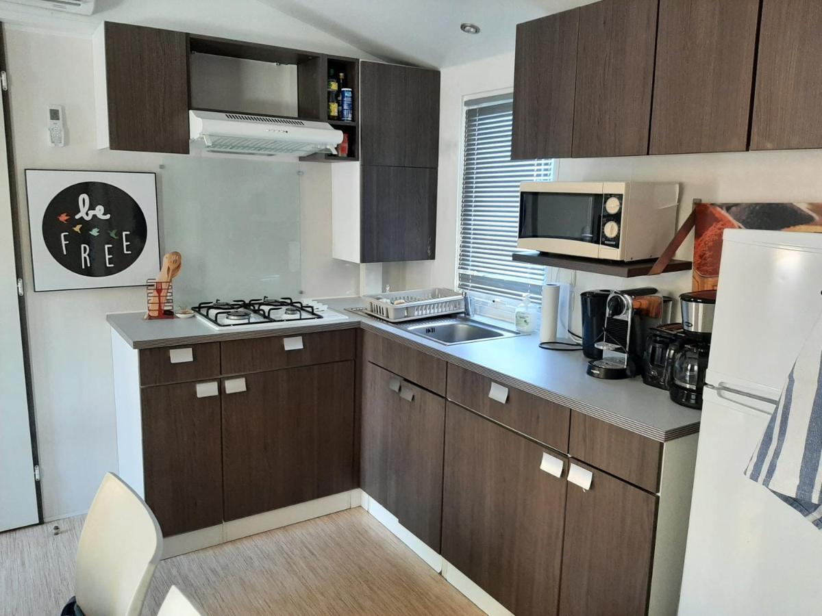 Mobile Home Entierement Equipe La Roque-d'Antheron Exterior photo